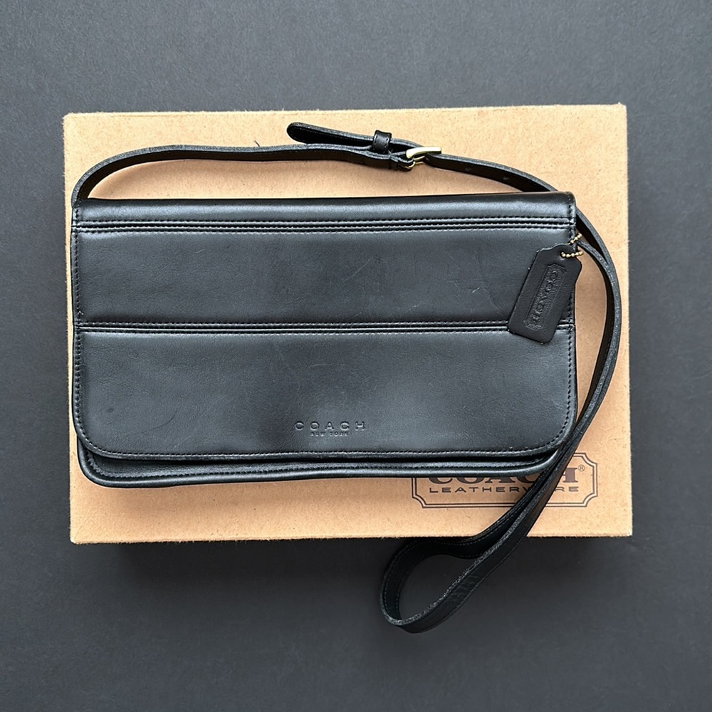 12/13 AT 3:00 PM EST COACH TALK

Vintage Coach 💼 👜……..and history!! - Picture 8 of 16